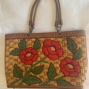 Beautiful Isabella Fiore Basket Purse